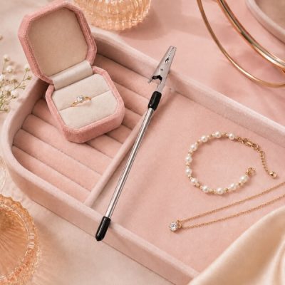 Attachez Bracelets & Colliers Seul - Outil à Une Main | BRACLIP